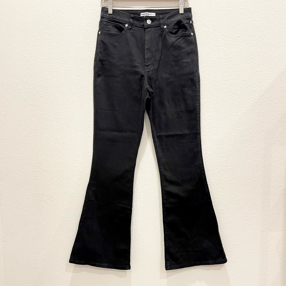 NWOT! ELIZABETH AND JAMES Black High Rise Flare Jeans!